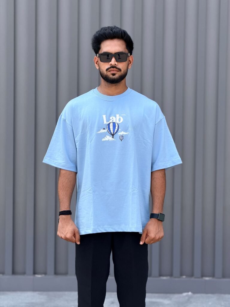 How to Style Oversized T-Shirts